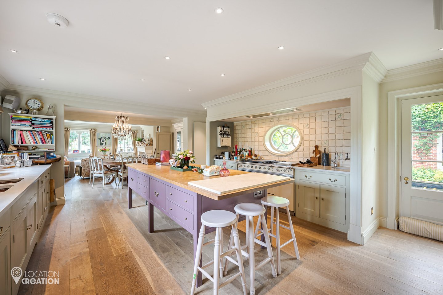 Location Creation Jacobean Manor Kitchen Island