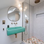 Location Creation Eglantine Bathroom