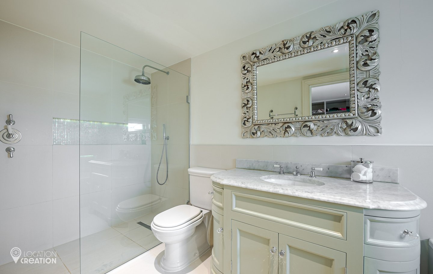 Location Creation West House Master Ensuite