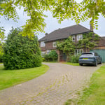Location Creation Lawn House Front Drive