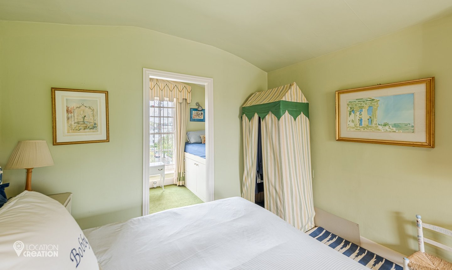 Location Creation St Peters Square Bedroom