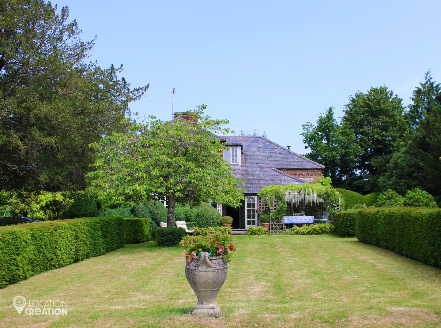 WM Wysteria Corner Wide Shot