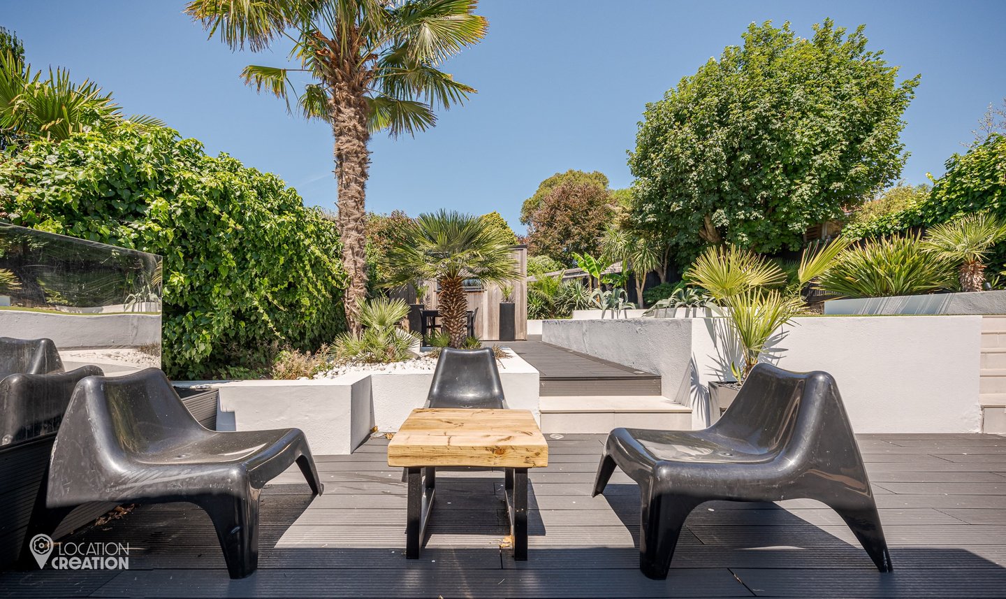 Location CreationHove HouseOutdoor Dining Alt