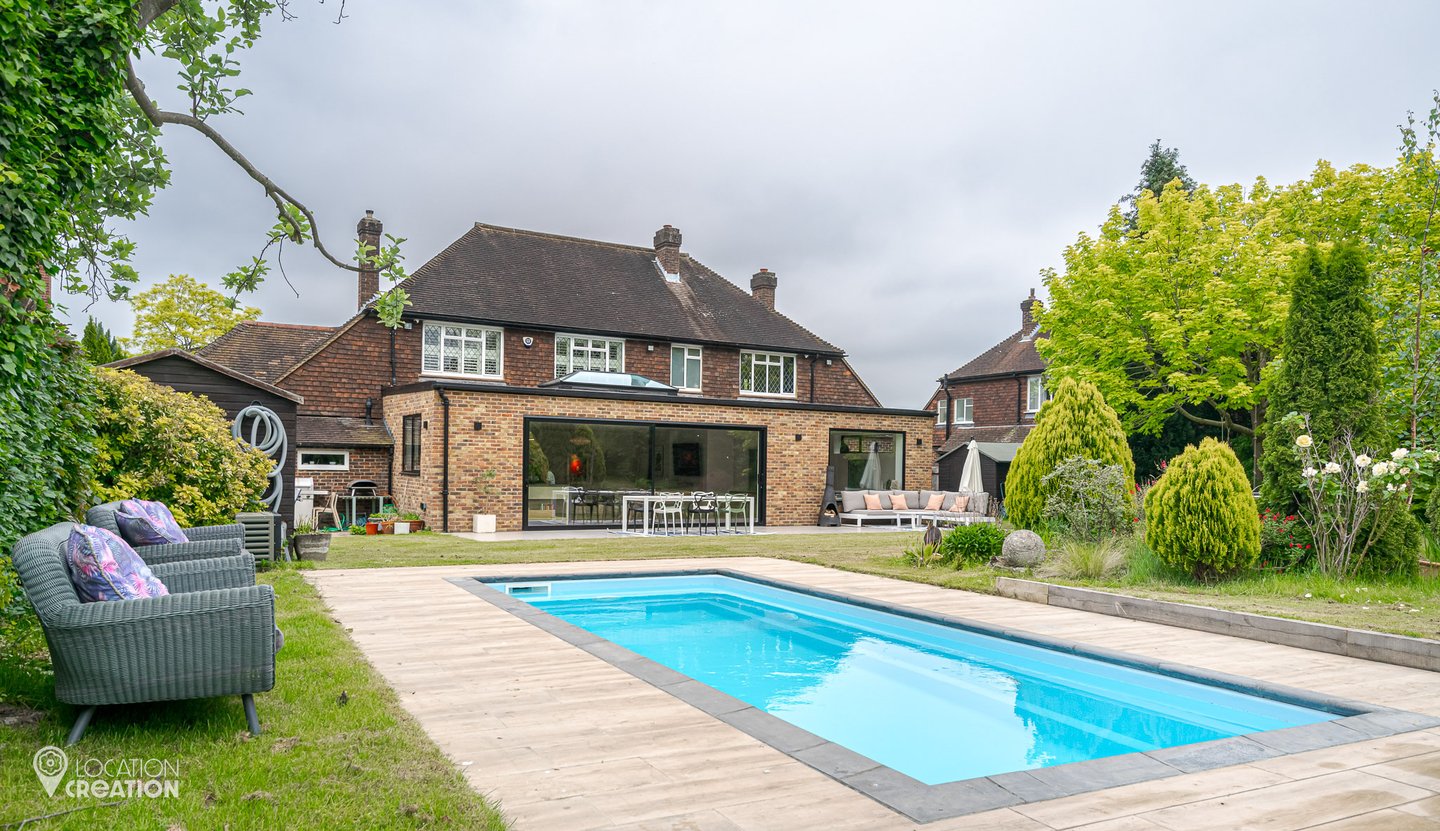 Location Creation Lawn House Swimming Pool
