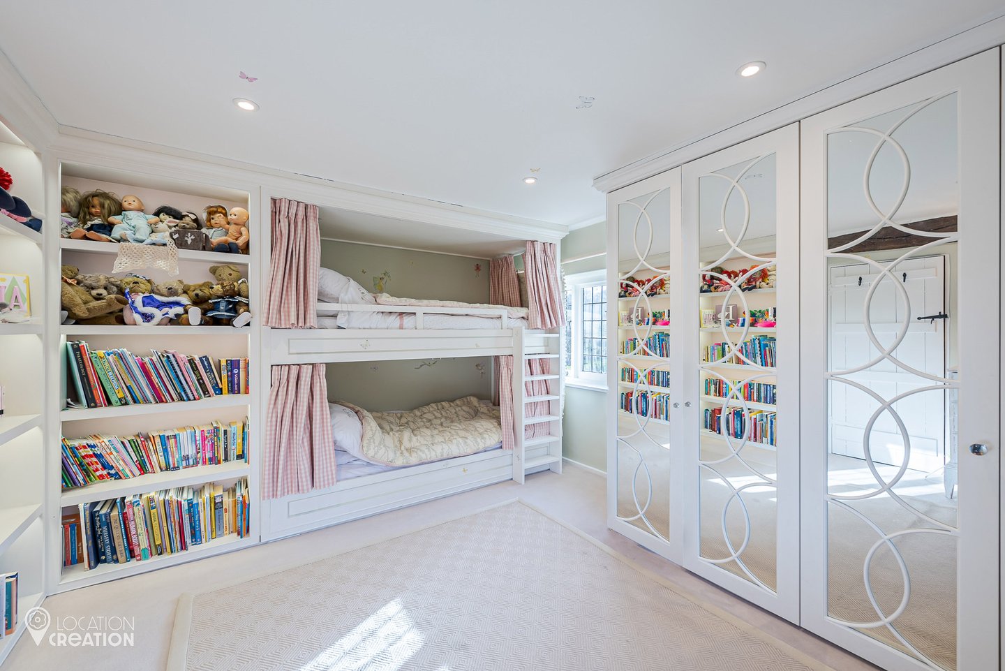 Location Creation Berrys Maple Bedroom