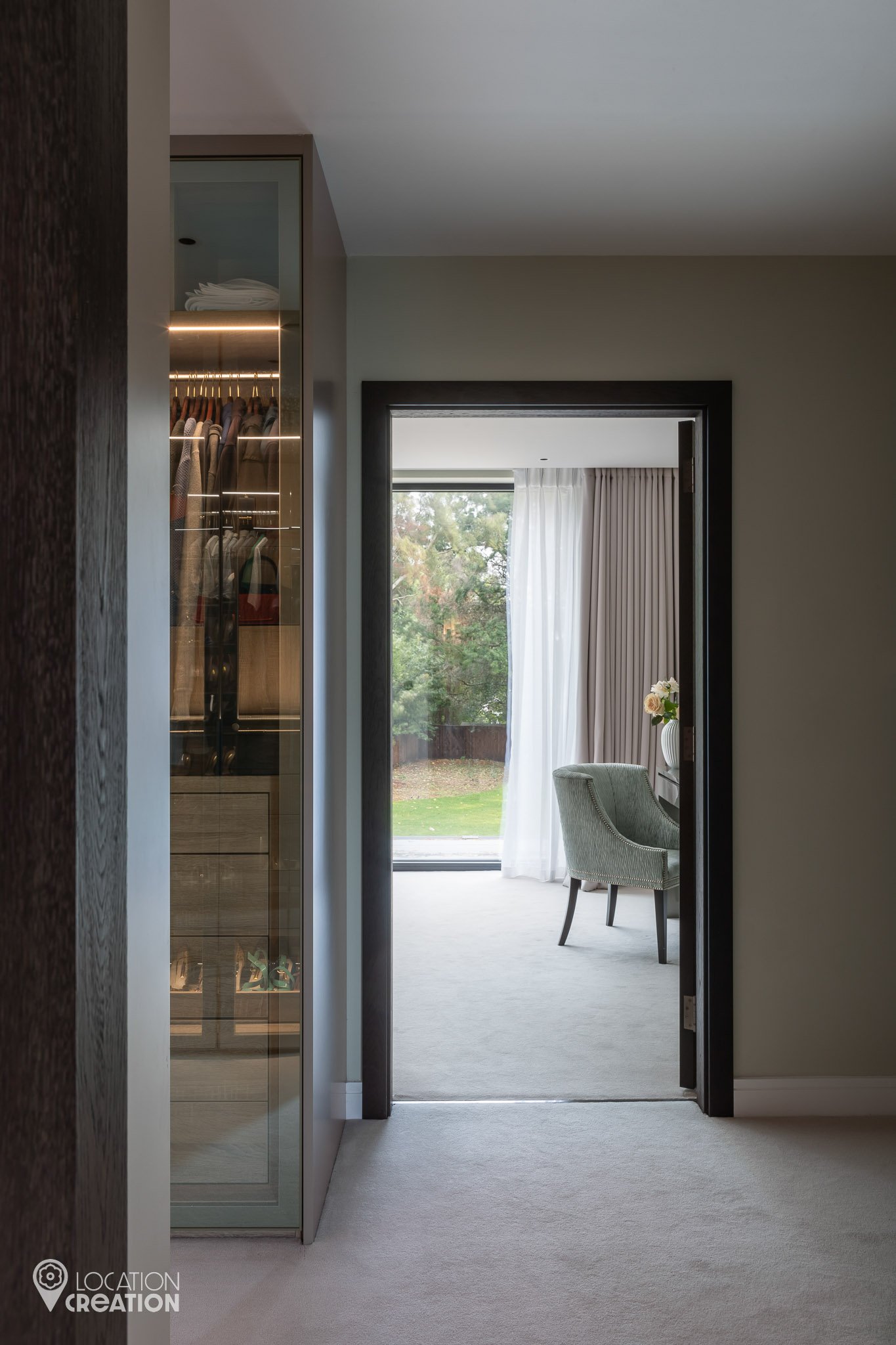 Location Creation Esher Location House Dresser