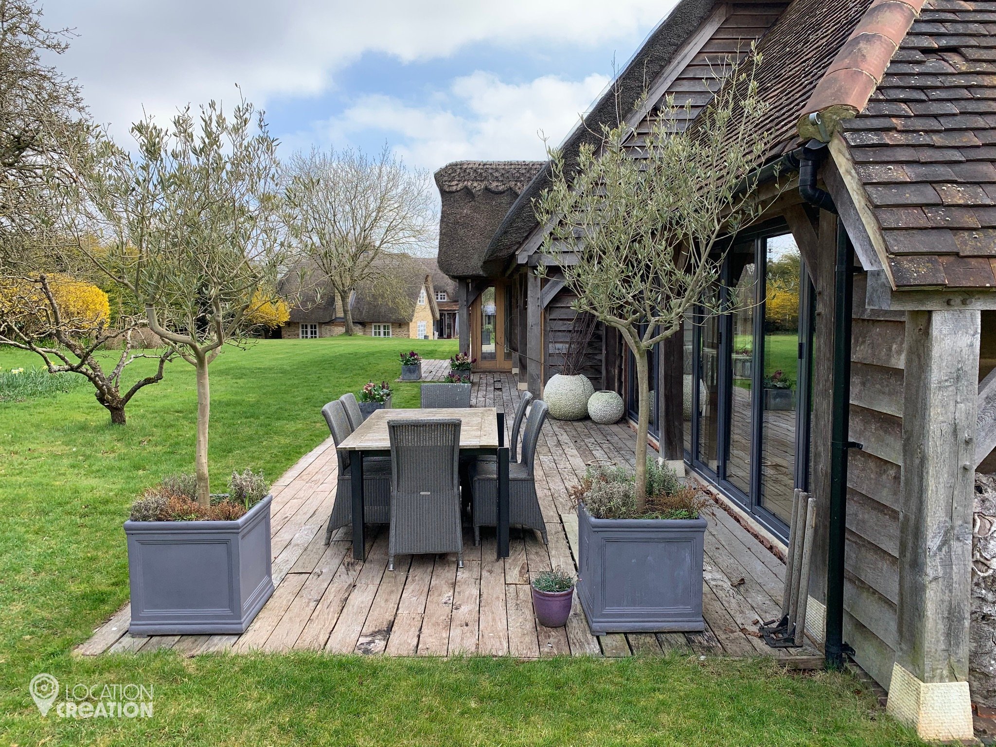 Location CreationTTC Outdoor Table