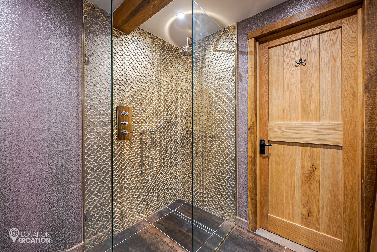 Location Creation Berrys Maple Barn Shower