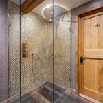Location Creation Berrys Maple Barn Shower