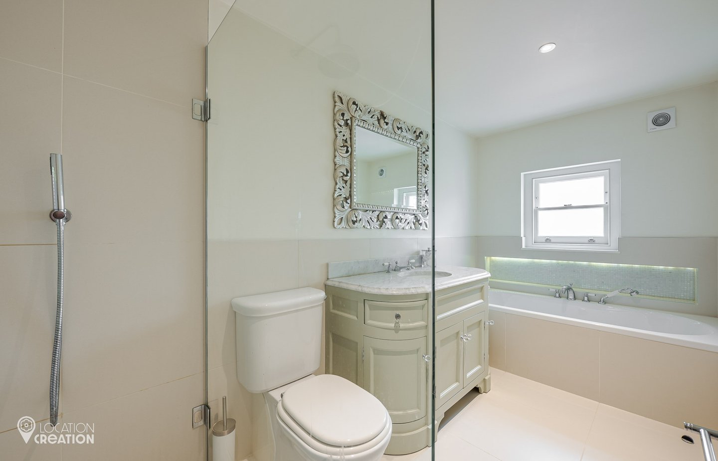 Location Creation West House Master Ensuite