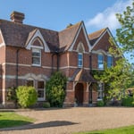 Location Creation Amberwood House Outside Of Prop