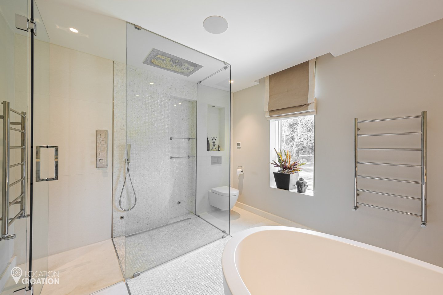 Location Creation Kingston Glass Master Ensuite