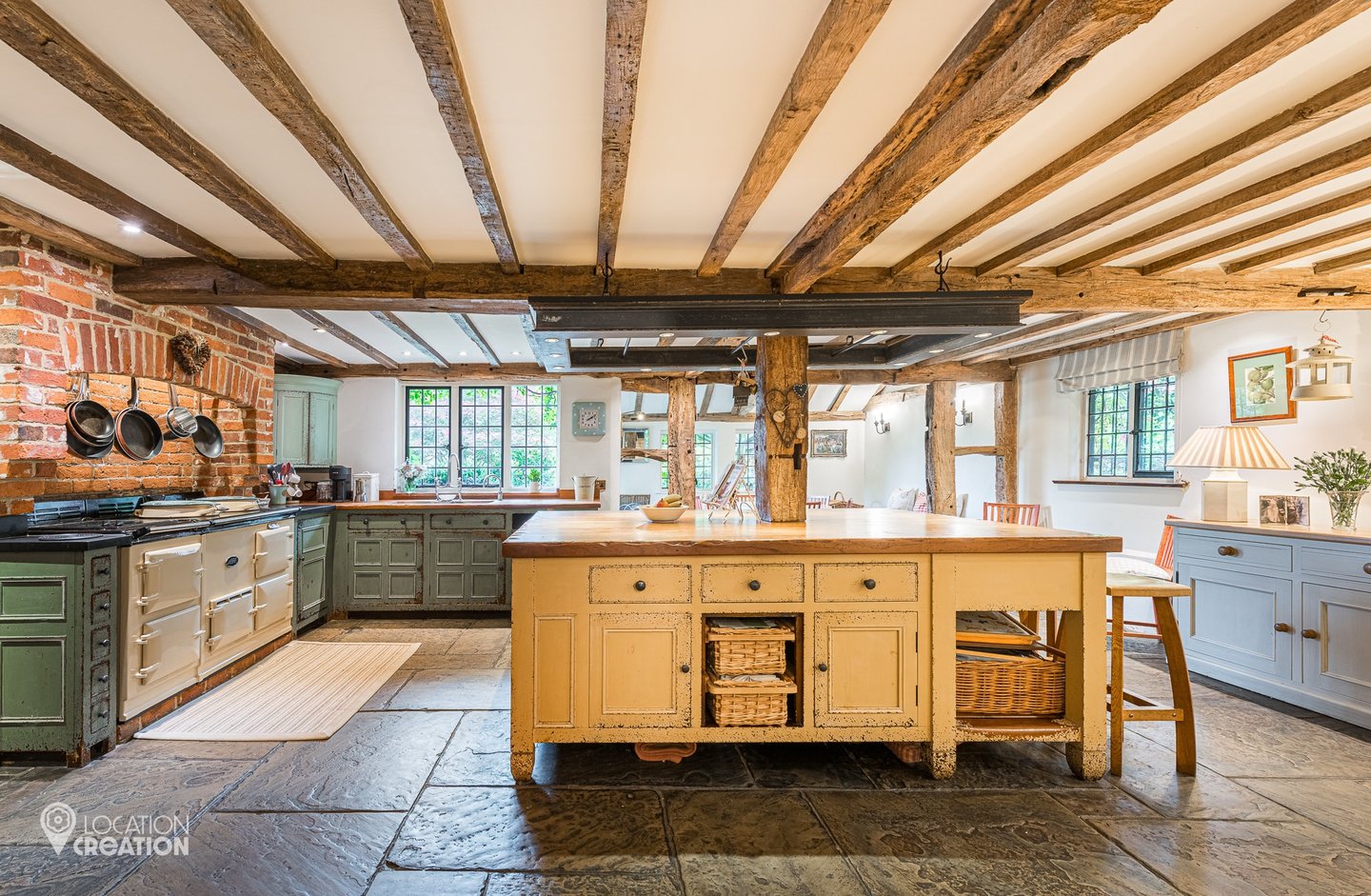 Location CreationLake Housekitchen