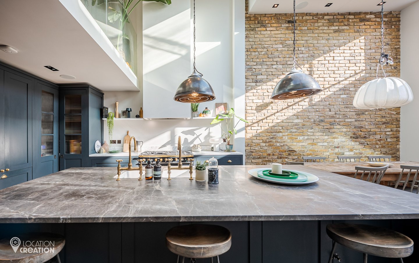 Location Creation Eglantine Kitchen Island
