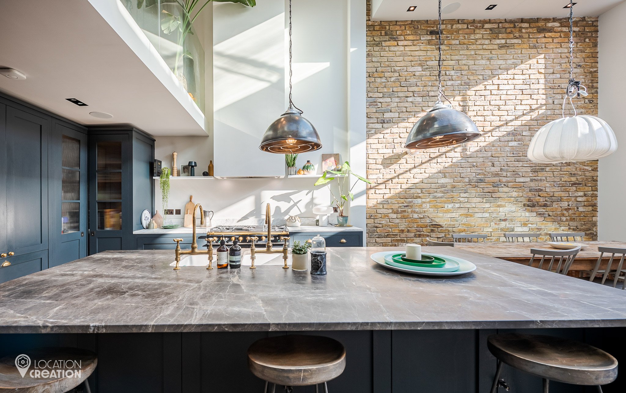 Location Creation Eglantine Kitchen Island