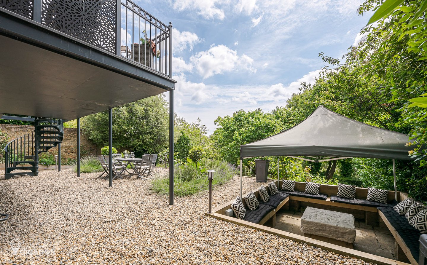 Location Creation Crystal Palace Outdoor Seating