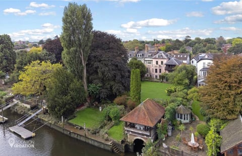 Riverside House London TW1