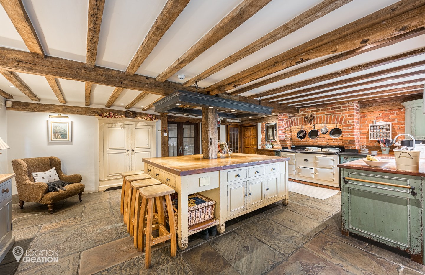 Location CreationLake Housekitchen