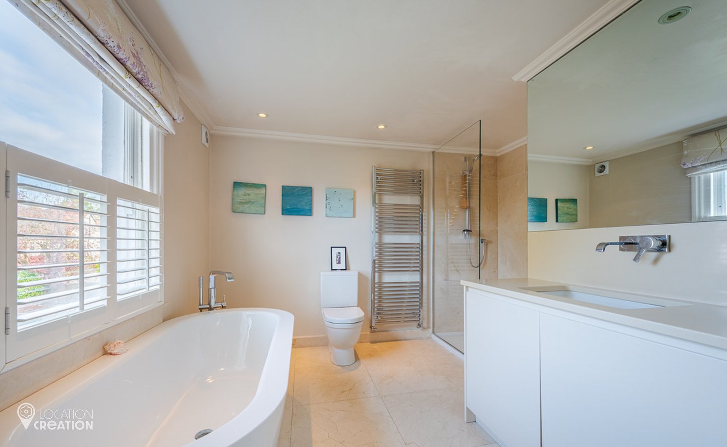 Location Creation Mundania House Family Bathroom