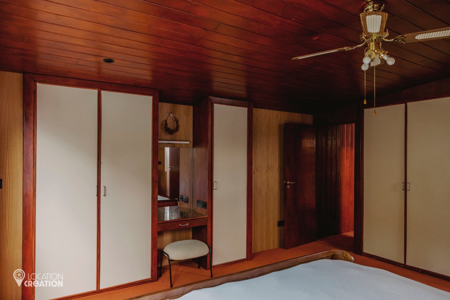 CreationLaurel Canyonmaster Bed