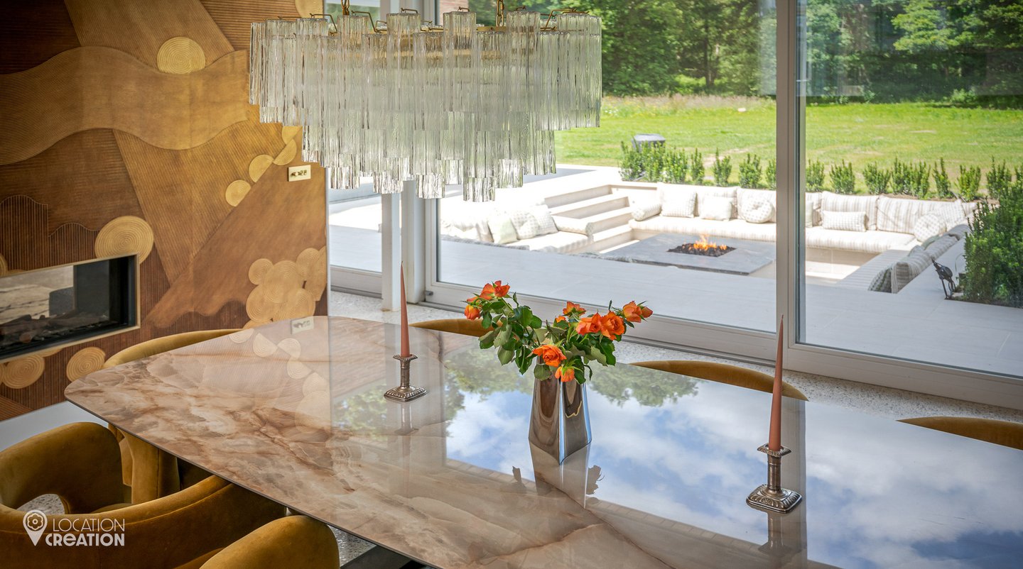 Location Creation Bel Air Dining Table