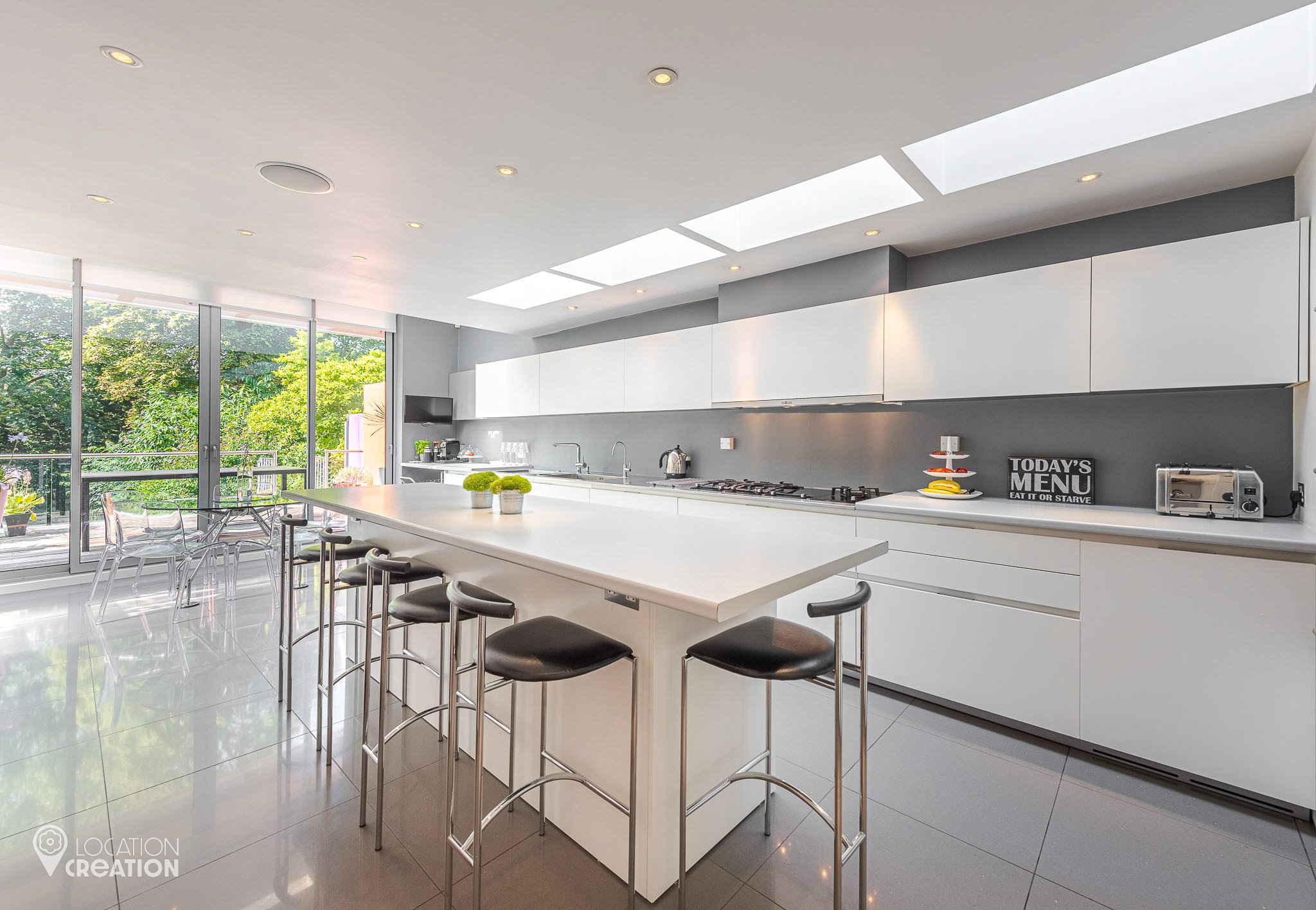 Location Creation Melrose House Kitchen Island