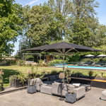 Location CreationBlack Barn CMoutdoor Dining