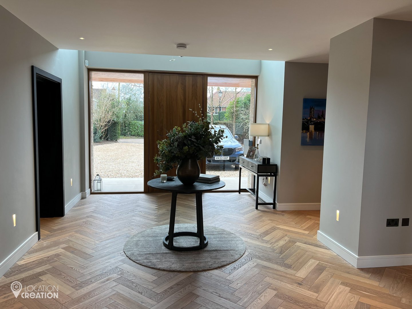 Location Creation Esher Location House Front Reception