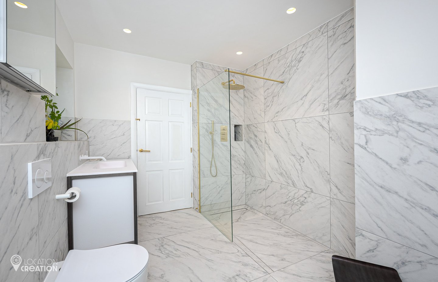 Location Creation Lawn House Bathroom