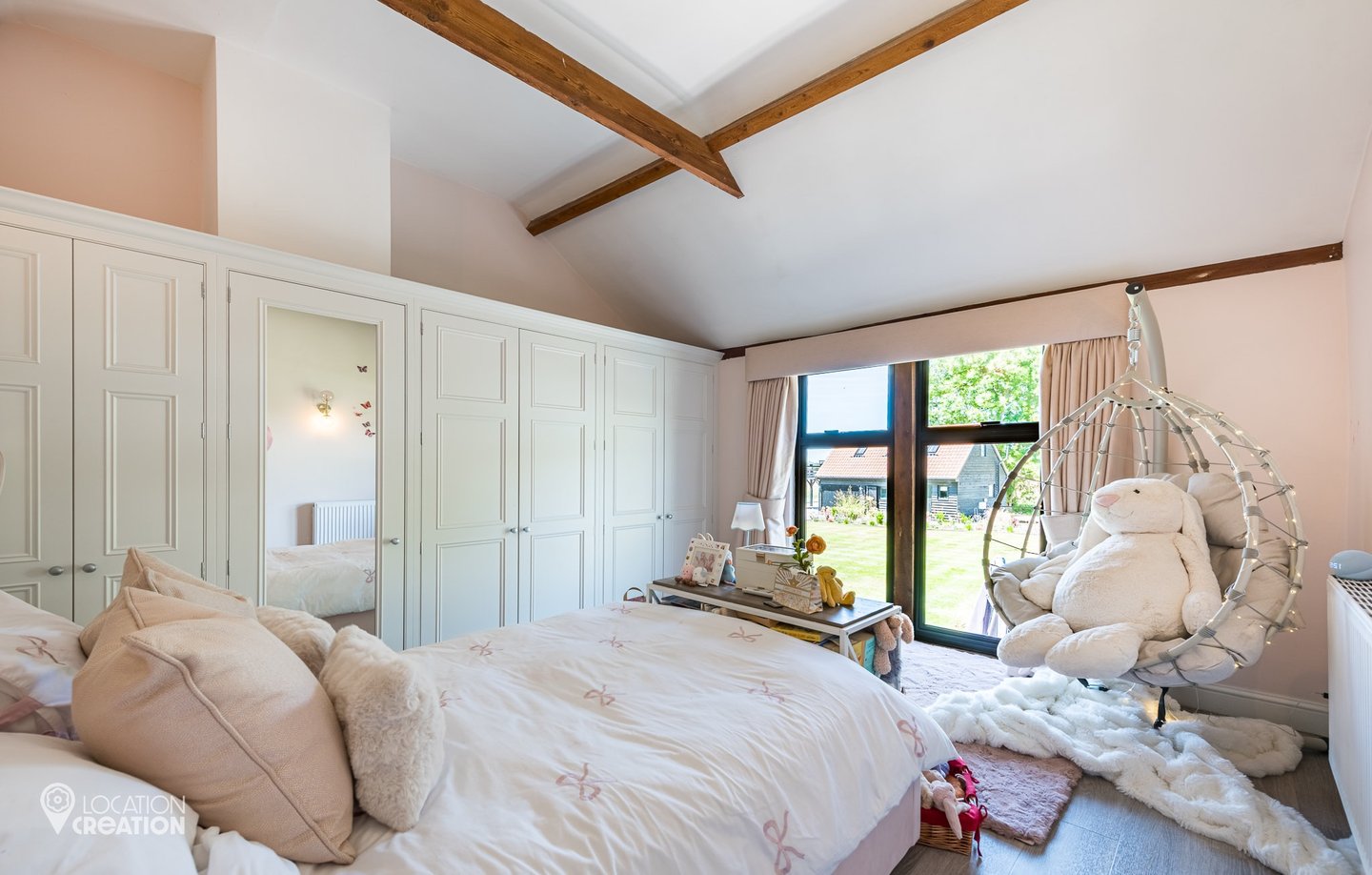 Black Barn CMbedroom
