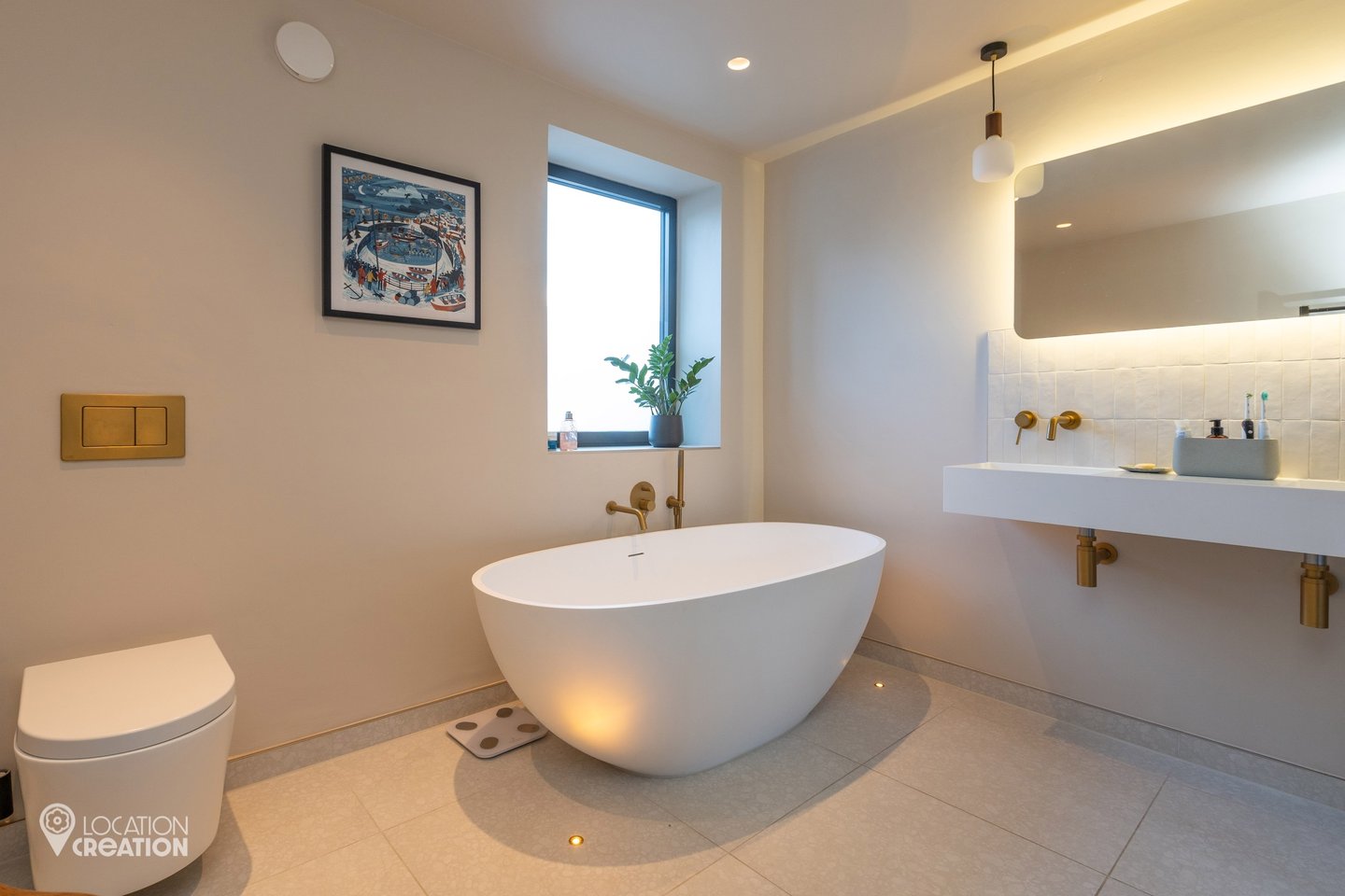 Location CreationCrouch EndMaster Ensuite Alt