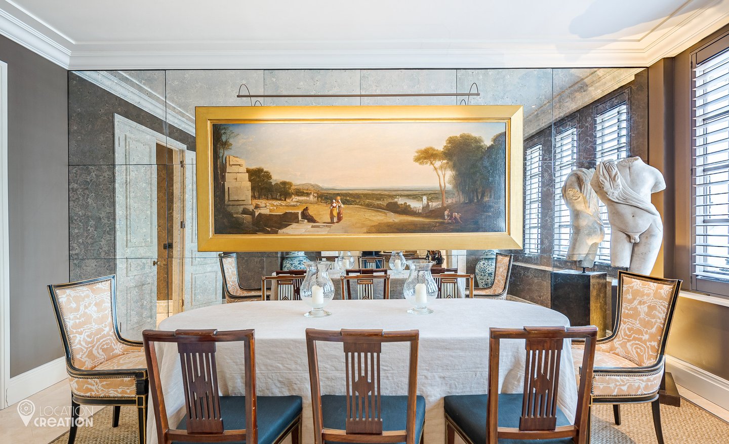 Location Creation Cator Dining Table
