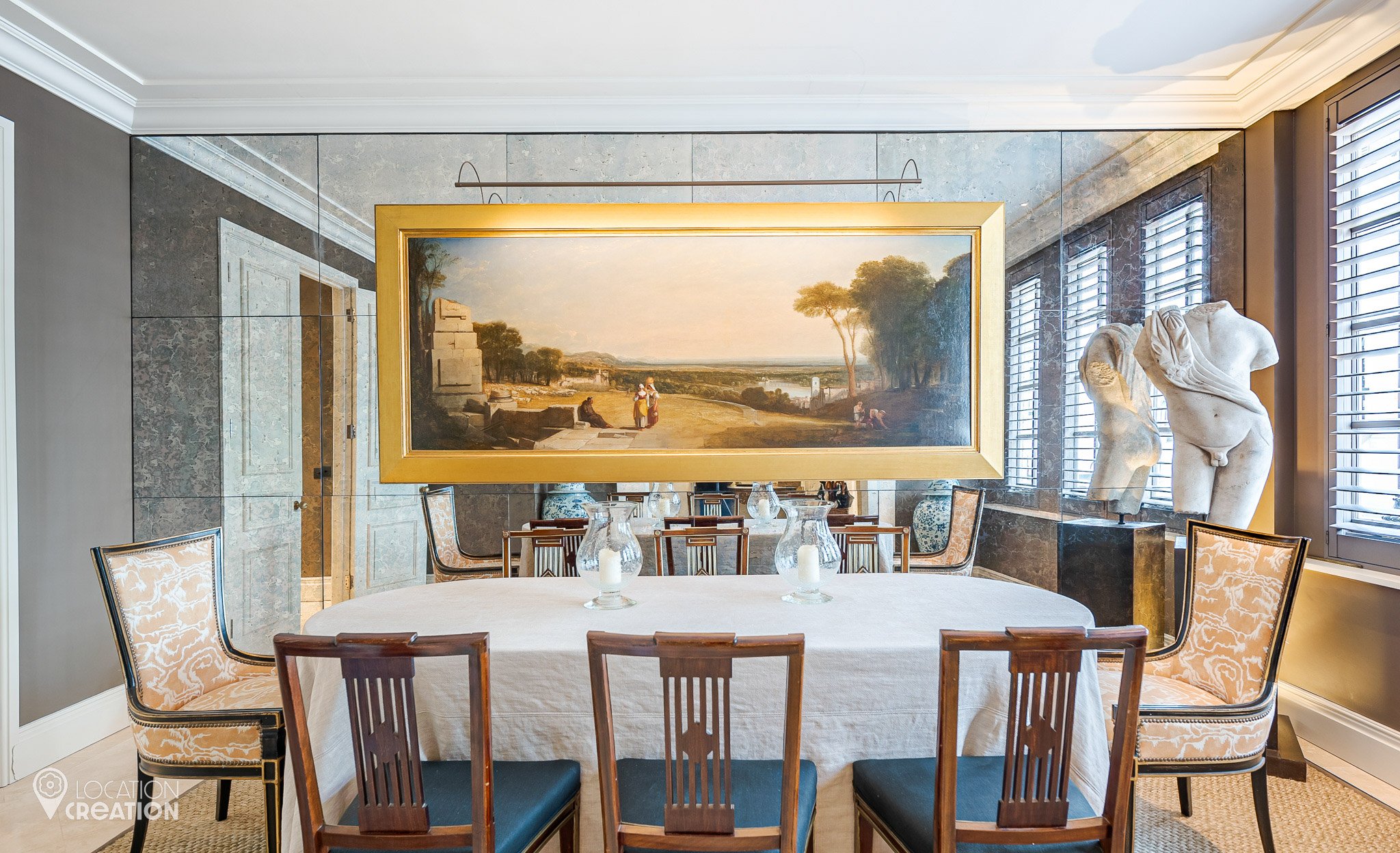 Location Creation Cator Dining Table