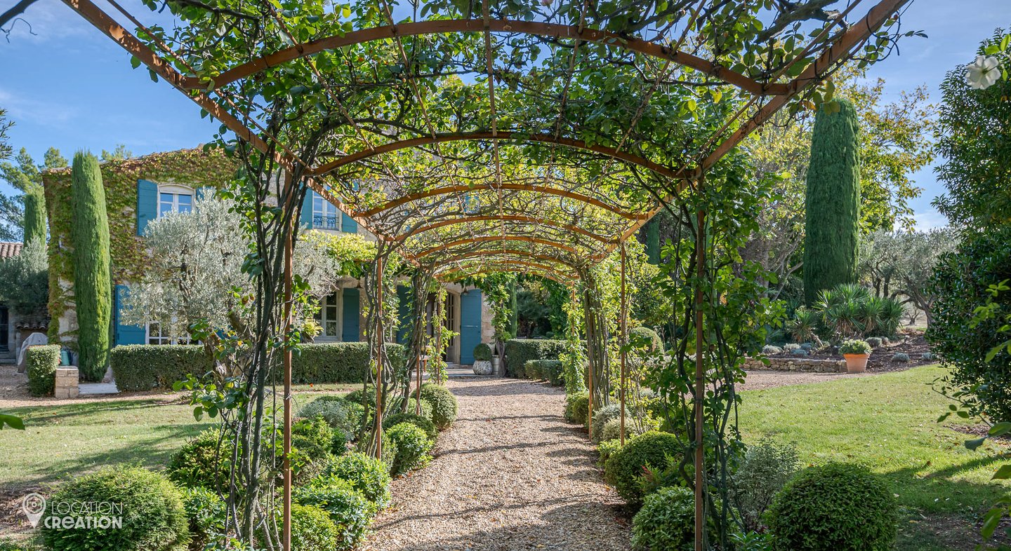 Location Creation PRV Exterior Arch