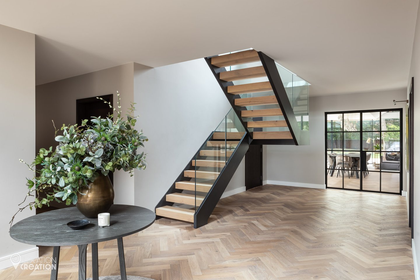 Location Creation Esher Location House Staircase