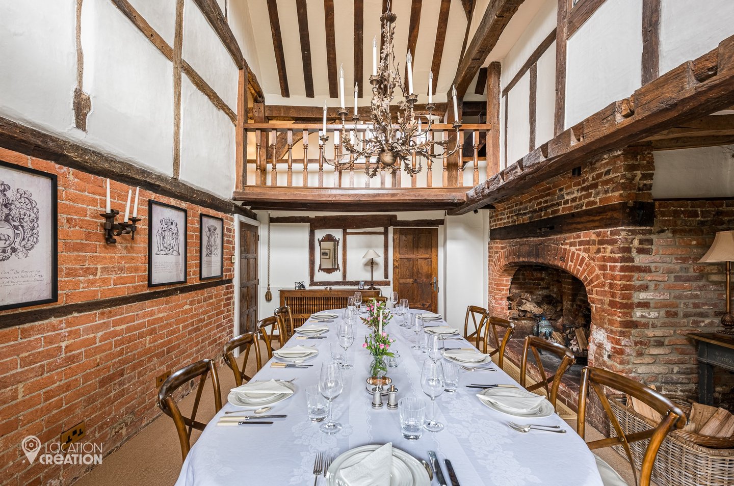 Location CreationLake Housedining Room