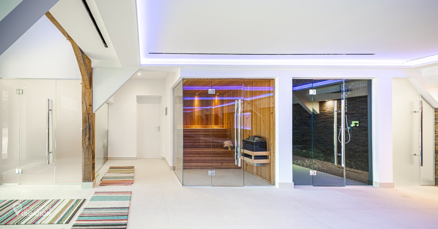 Location CreationEssex BarnSteam And Sauna