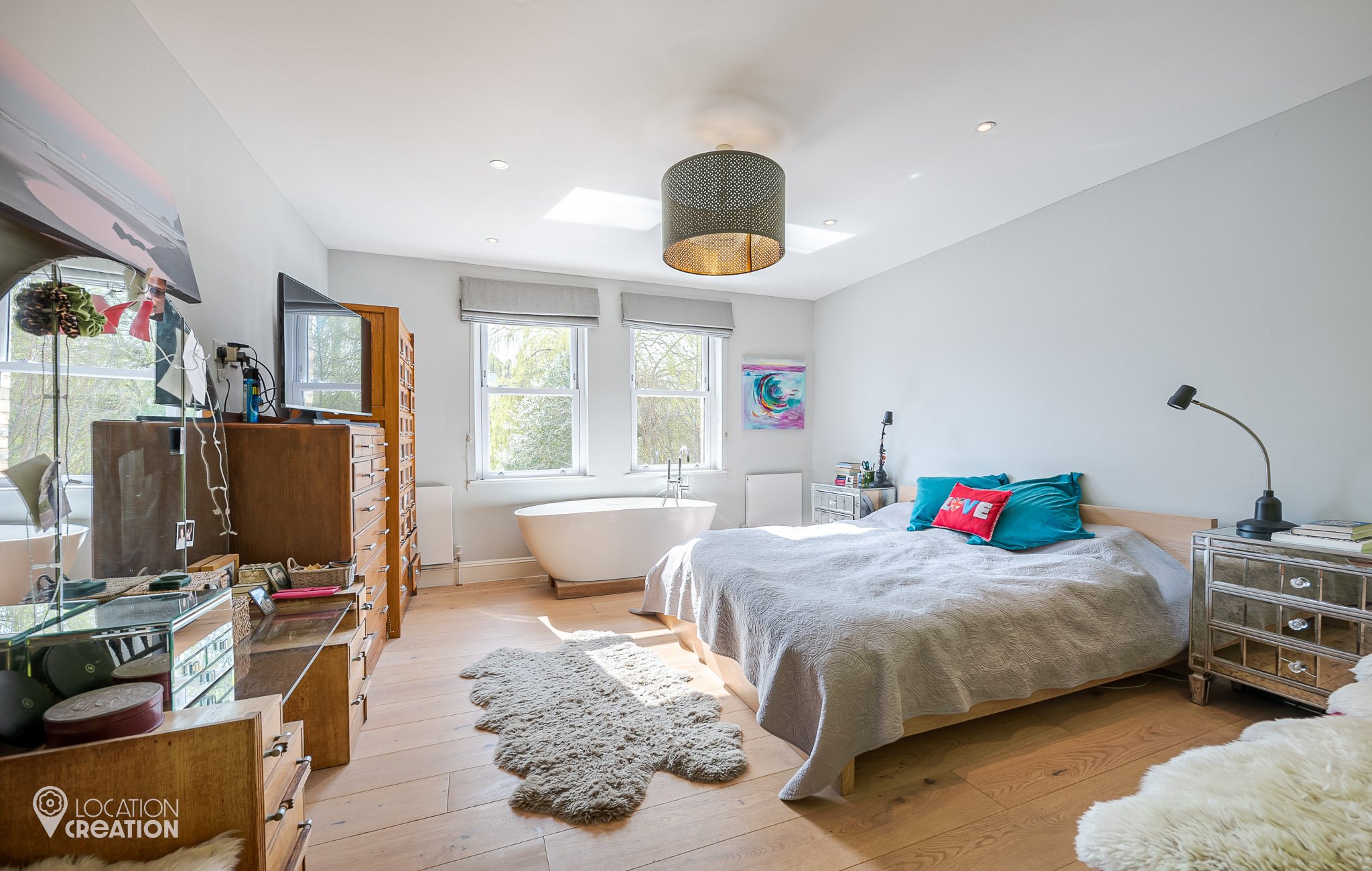 Location Creation Lime And Pink Bedroom
