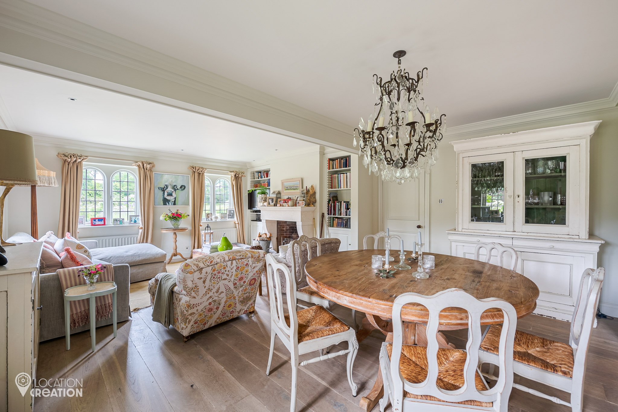 Location Creation Jacobean Manor Table And Seating