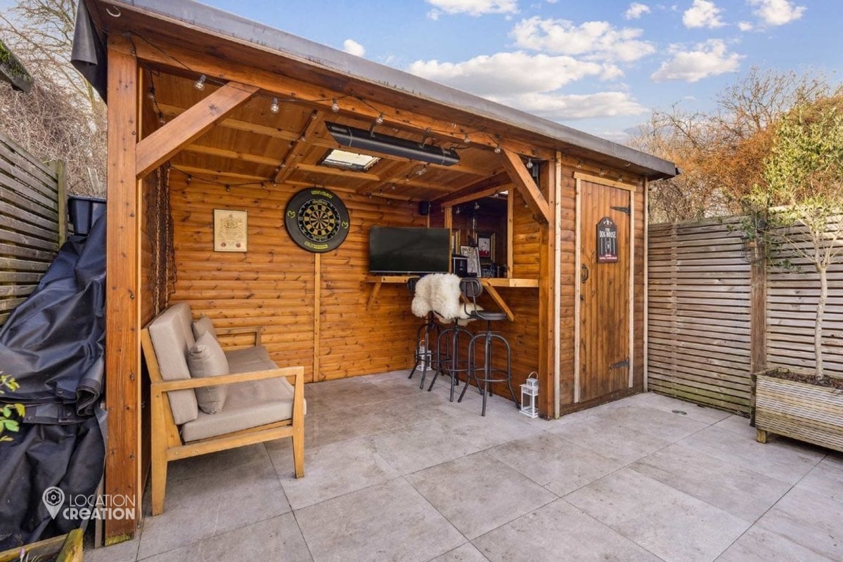 Location CreationTooting TownhouseOutdoor Bar