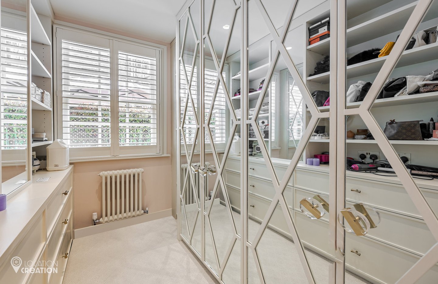 Location Creation Cator Master Dresser