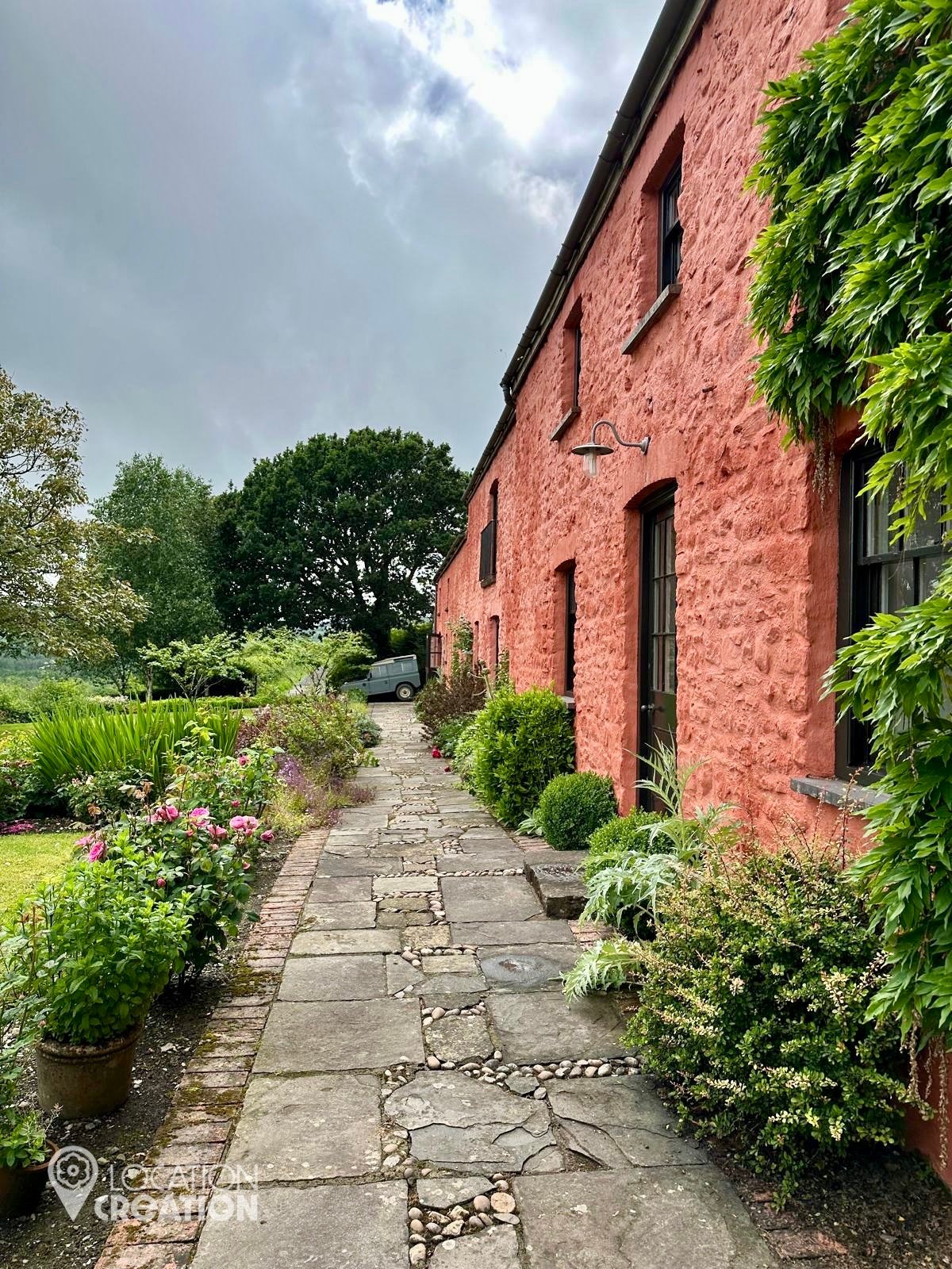 Location CreationGoetrelong House View