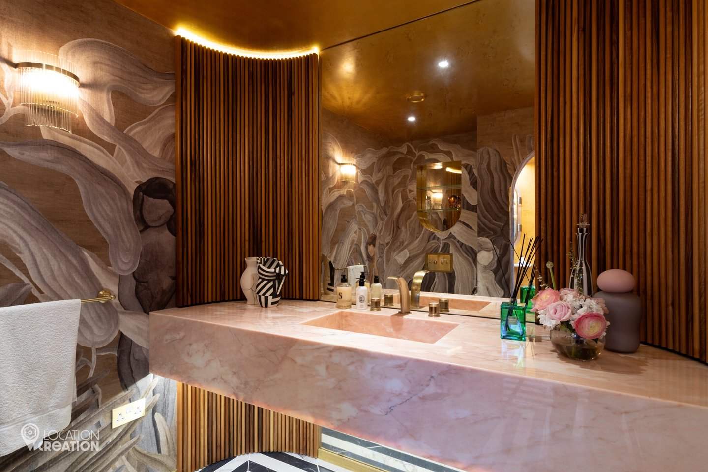 Location CreationBel Airpowder Room