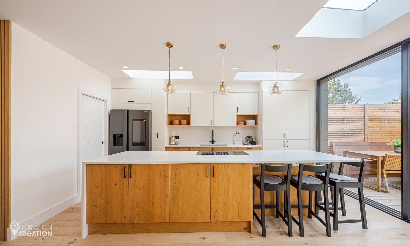 Location Creation Groom Crescent Kitchen Island