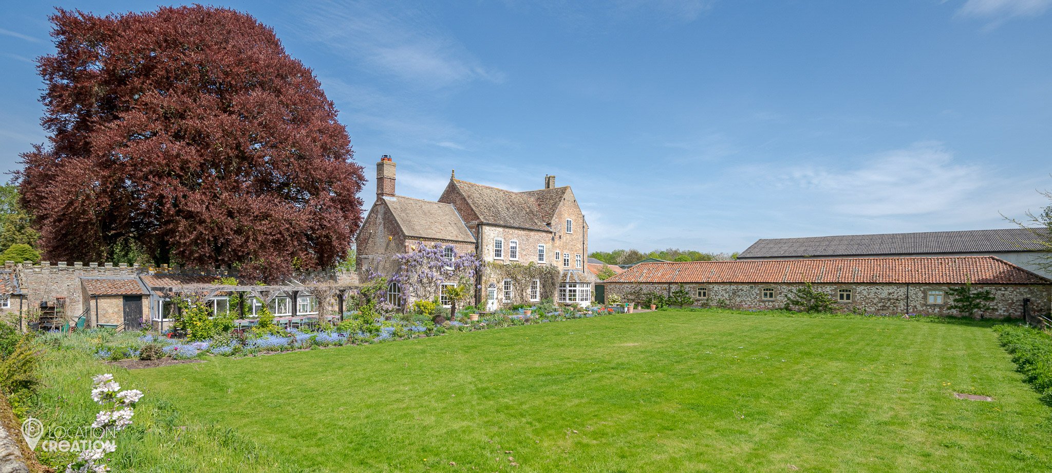 Location Creation Medieval Manor House Garden