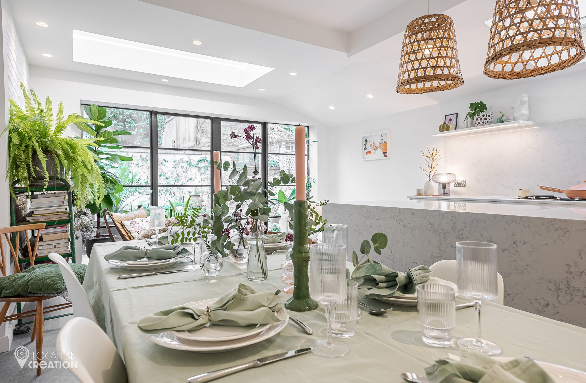 Location Creation Hugon House Dining Table
