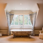 Location CreationLake Housebath