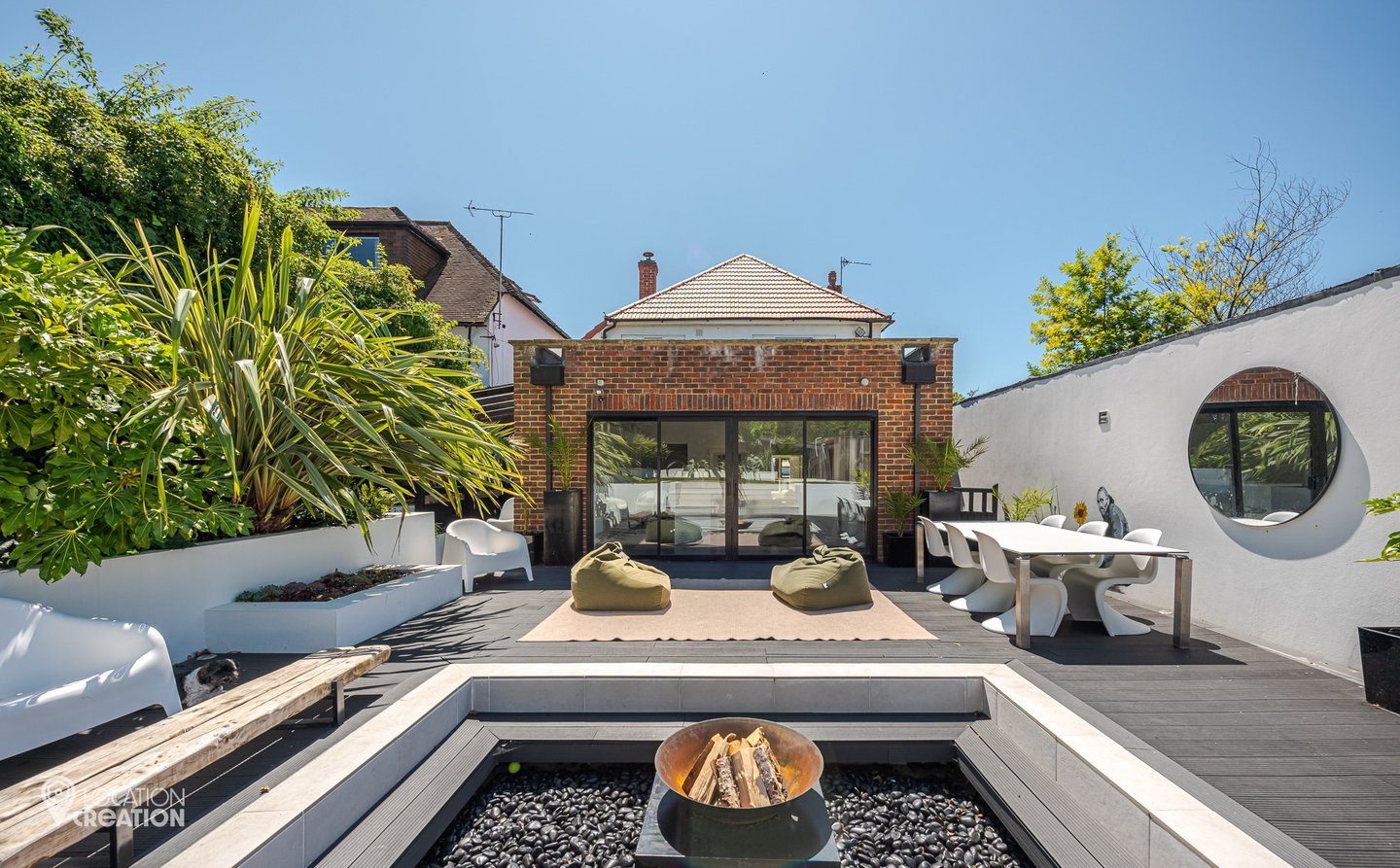 Location CreationHove HouseOutdoor Dining