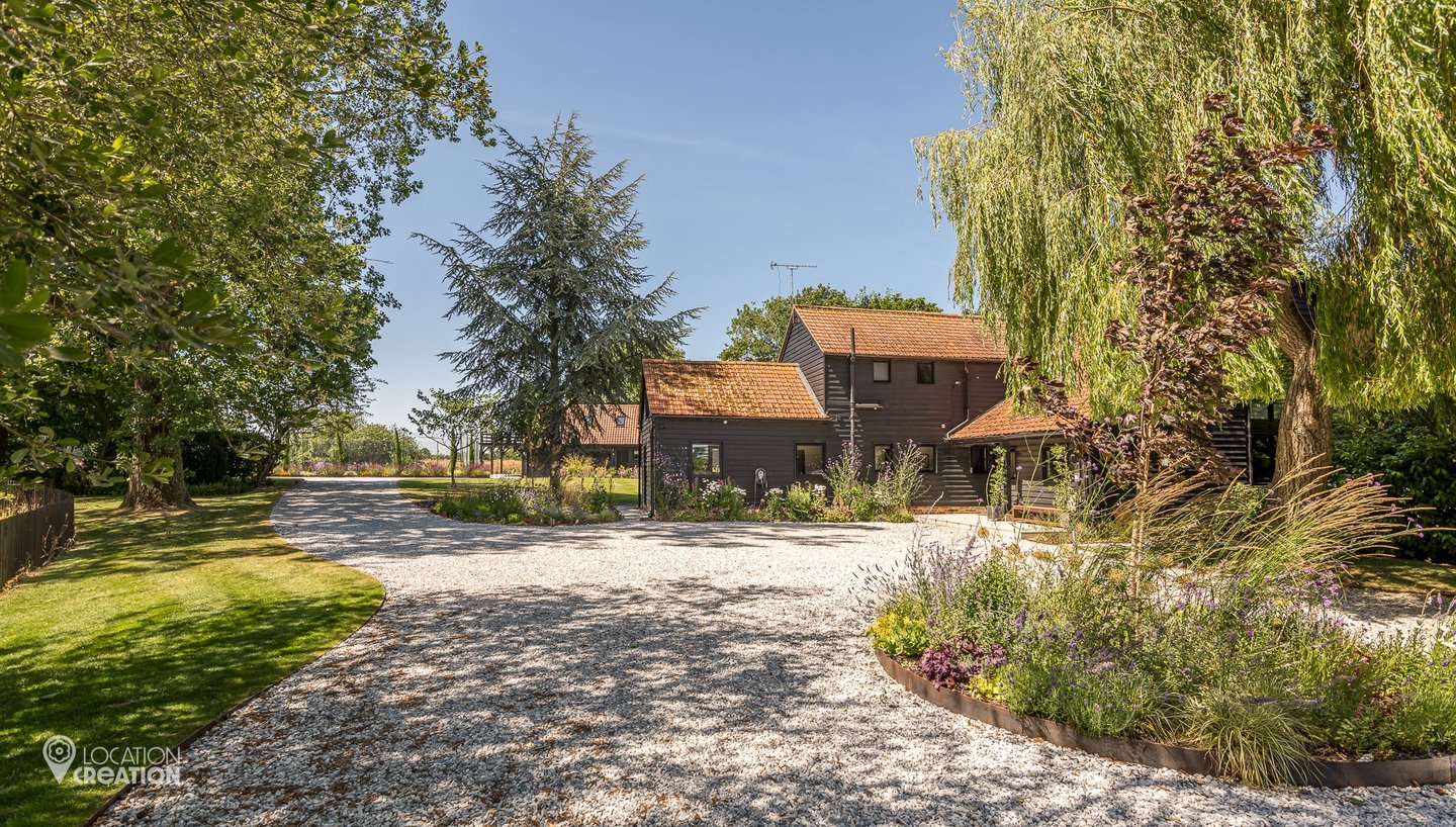 Location CreationBlack Barn CMdriveway