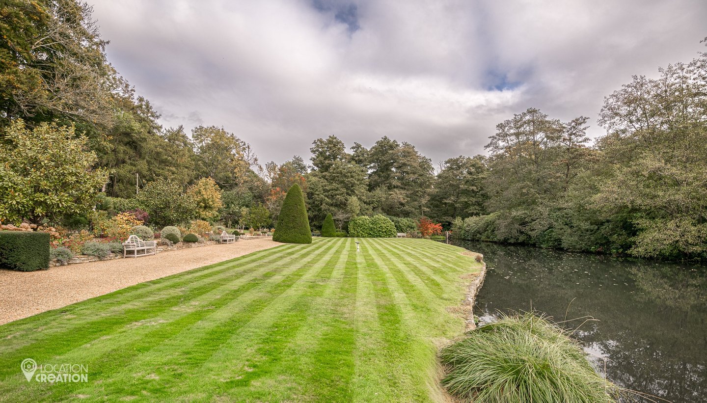 Location CreationLake HouseLake